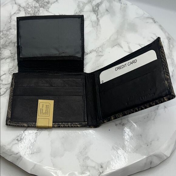 DELUX Genuine Snakeskin Leather Tan and Black Bifold Wallet-New! - Picture 3 of 5